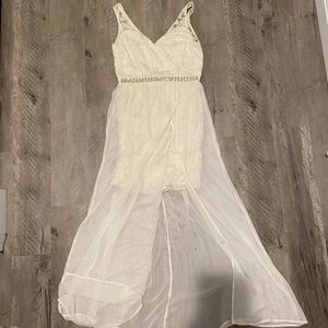 CRÈME LACE PROM DRESS